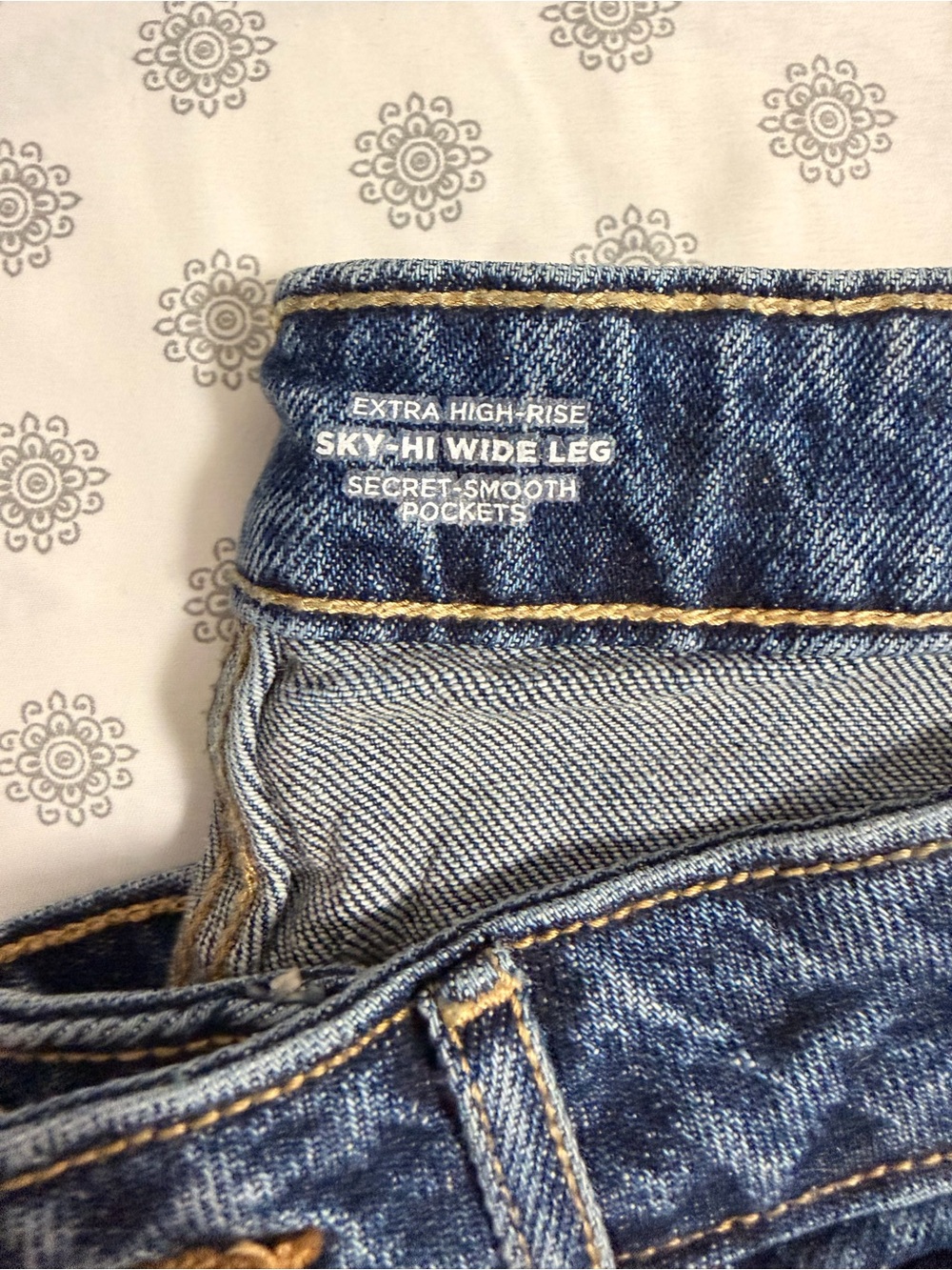 GAP Extra High-Rise Wide Leg Jeans - Blue with Gold Stitching